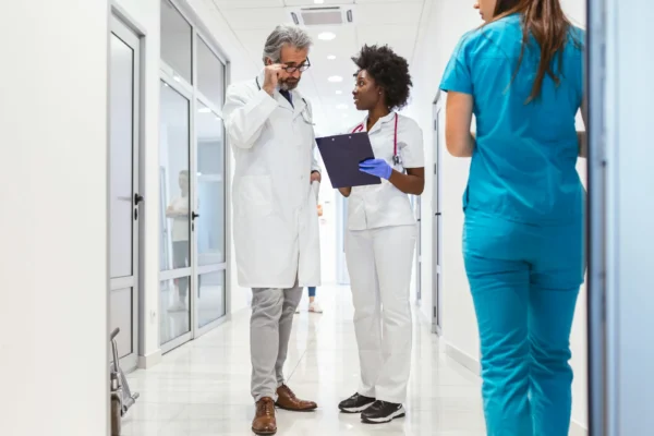 nurse-wearing-sneakers