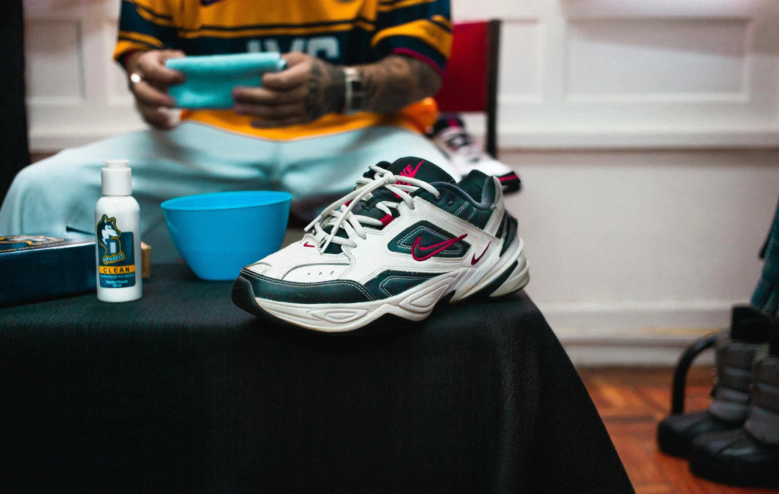Sneaker Cleaning Method