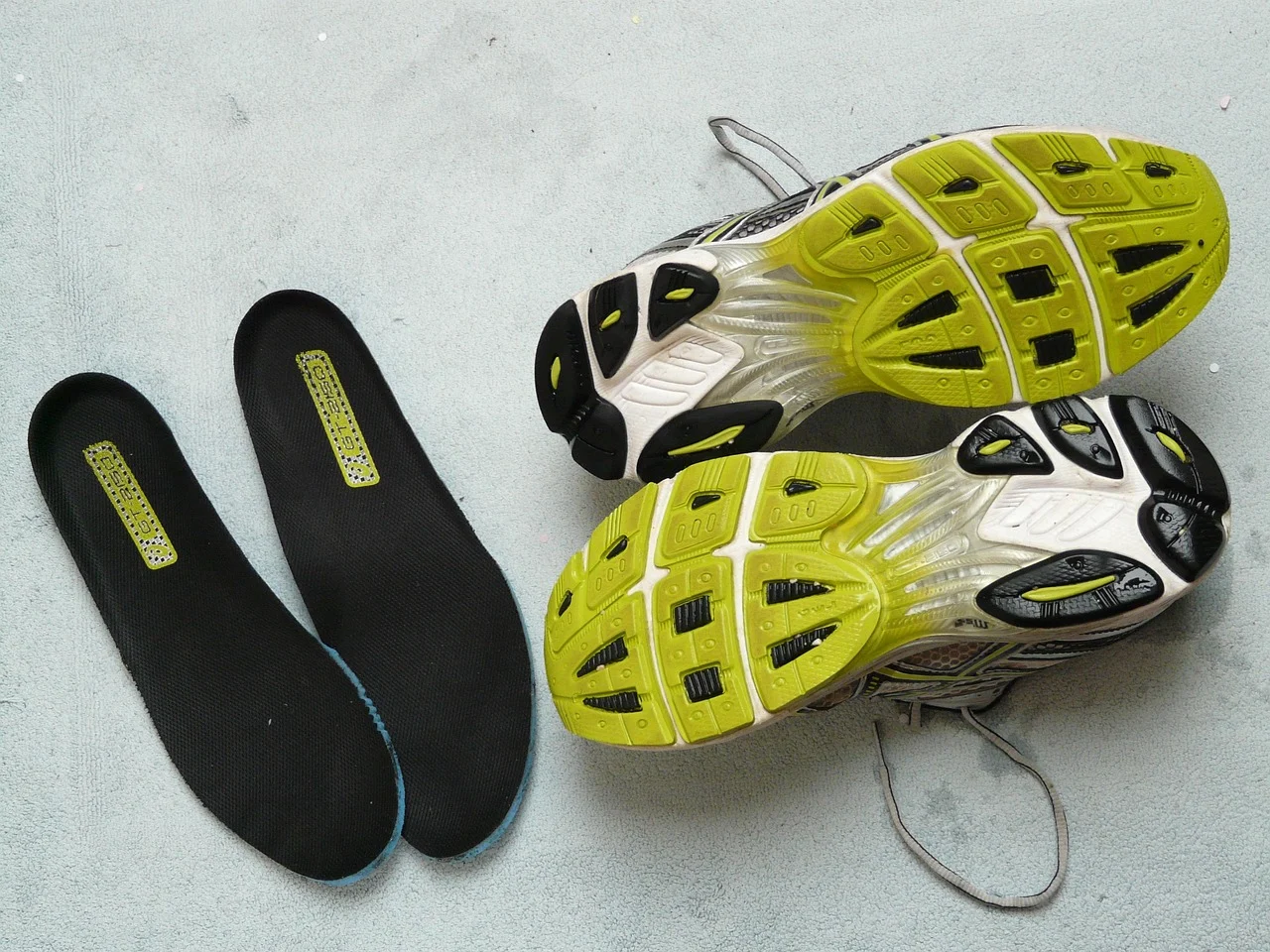 Insoles & Running Shoes Pic
