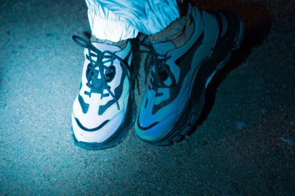 sneakers for wide feet