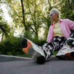 Chunky sneakers outfit with casual street style featuring oversized pants and a colorful layered look